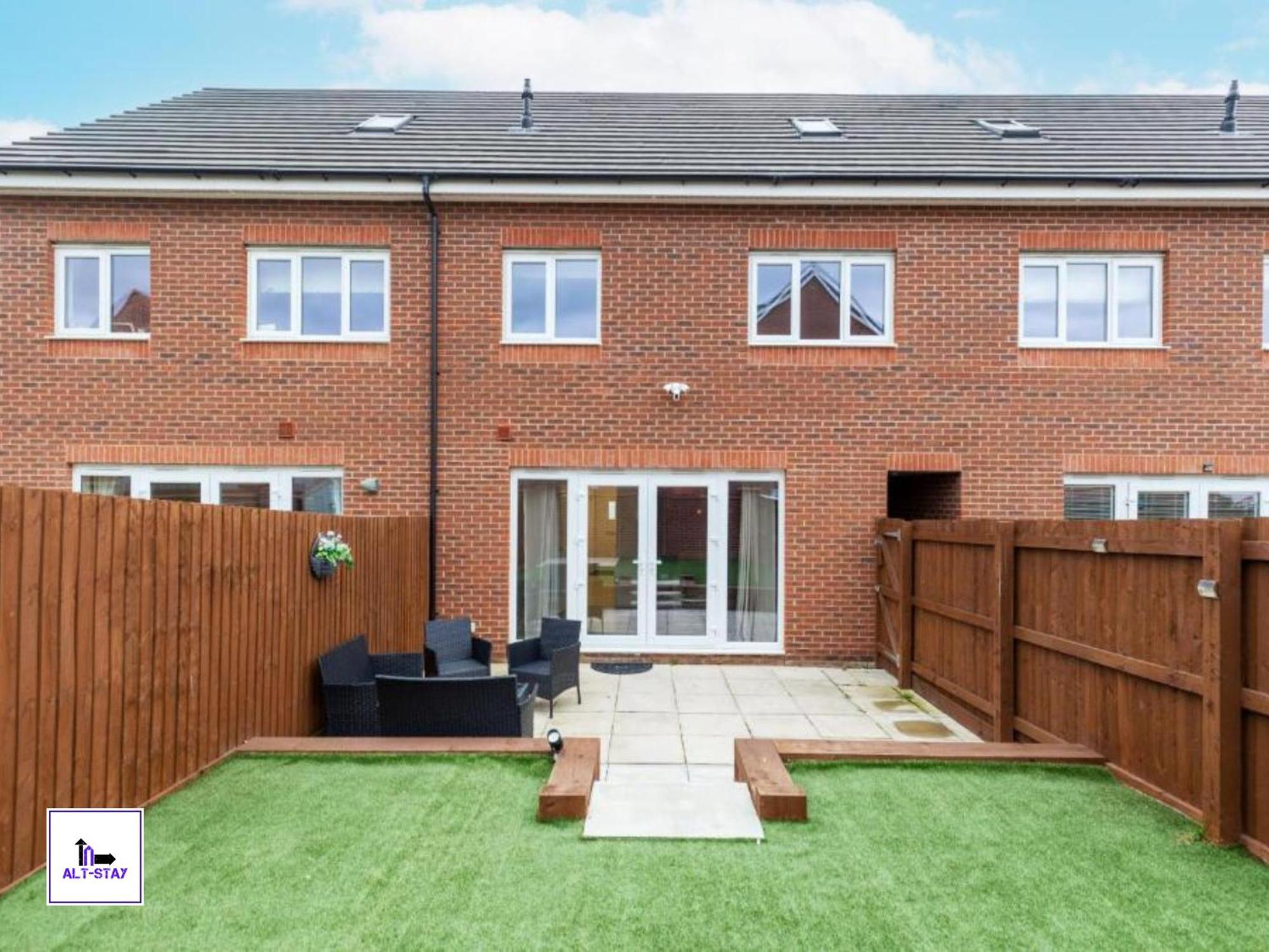 Alt-Stay Accommodation, City Fields - 4 Bed 3 Bath - Contractors & Long Stays Wakefield Dış mekan fotoğraf